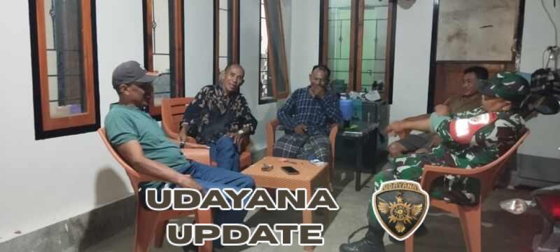 Patroli Malam Koramil Sekongkang, TNI Imbau Warga Jaga Kamtibmas