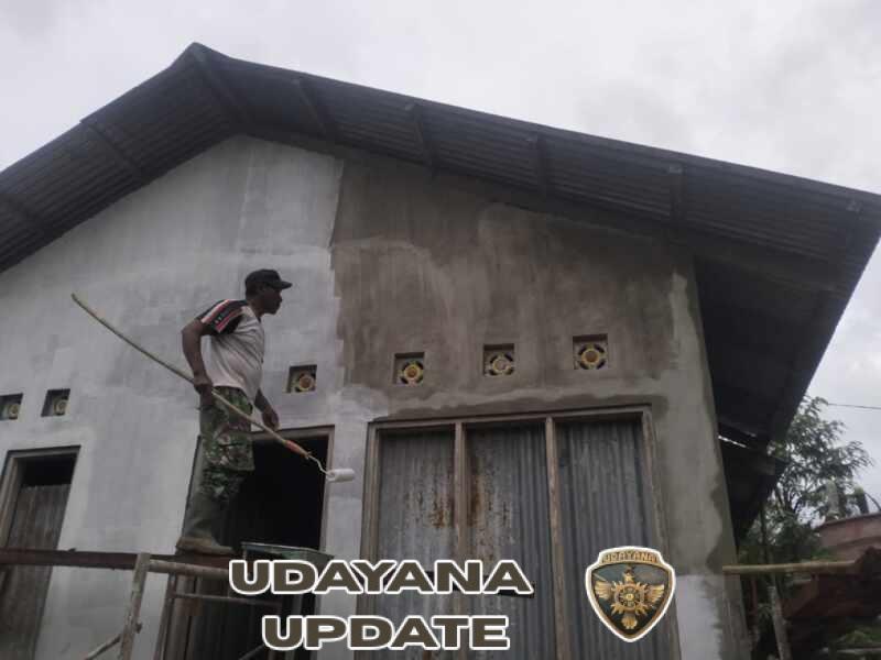 Satgas TMMD Kodim 1618/TTU Genjot Perehaban Rumah Ibu Marcelina Kolo di Desa Nainaban
