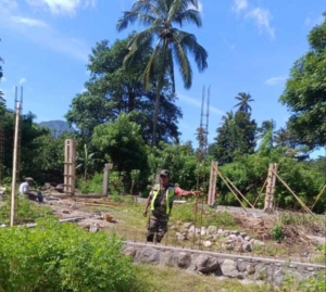 Babinsa Koramil Maurole Monitoring Keamanan Wilayah dan Pembangunan Koperasi Desa Merah Putih di Ndondo