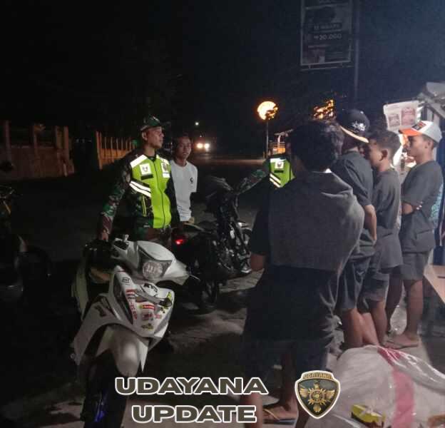 Koramil Lembor Amankan Sholat Tarawih Perdana Lewat Patroli Rutin