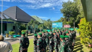 Dandim 1601/Sumba Timur Melepas Prajurit dan PNS Kodim Jalani Cuti Lebaran