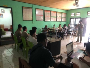 Kawal Musyawarah Desa, Babinsa Manggeasi Ikuti Rapat Penetapan APBDes 2026