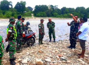 Perkuat Konektivitas Desa, Dandim 1618/TTU Survei Lokasi Pembangunan Jembatan Gantung di Desa Kiuola