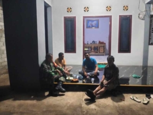 Babinsa Madaprama Gelar Ronda Malam, Warga Diimbau Waspada Pencurian Ternak