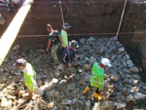 Gotong Royong Tanpa Batas, Kodim 1607/Sumbawa Bangun Jembatan untuk Rakyat Gontar