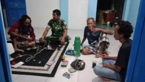 Babinsa Koramil Poto Tano Gelar Patroli Malam, Situasi Wilayah Aman Terkendali