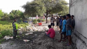 Usai Bangun KDKMP, Babinsa Oemanu Gelar Komsos dan Himbau Keamanan