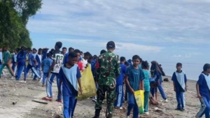Disiplin Terpatri Wini Lestari, Satgas Pamtas Yonarhanud 2 Tanamkan Disiplin & Jaga Kelestarian Alam Bagi Siswa SMP Wini