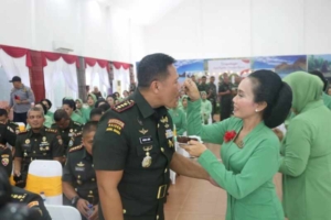 Dandim Kupang Hadiri Syukuran HUT Ke-80 Persit Penuh Kebersamaan