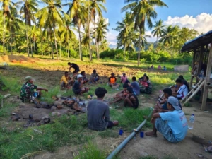 Hangatnya Anjangsana Babinsa, Pererat Silaturahmi di Desa Pacar