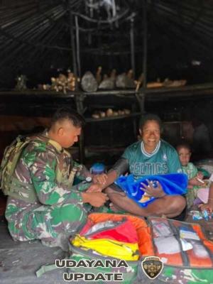 Door to Door di Tengah Keterbatasan, Satgas Yonif 743/PSY Bawa Layanan Kesehatan Gratis ke Kampung Pruleme