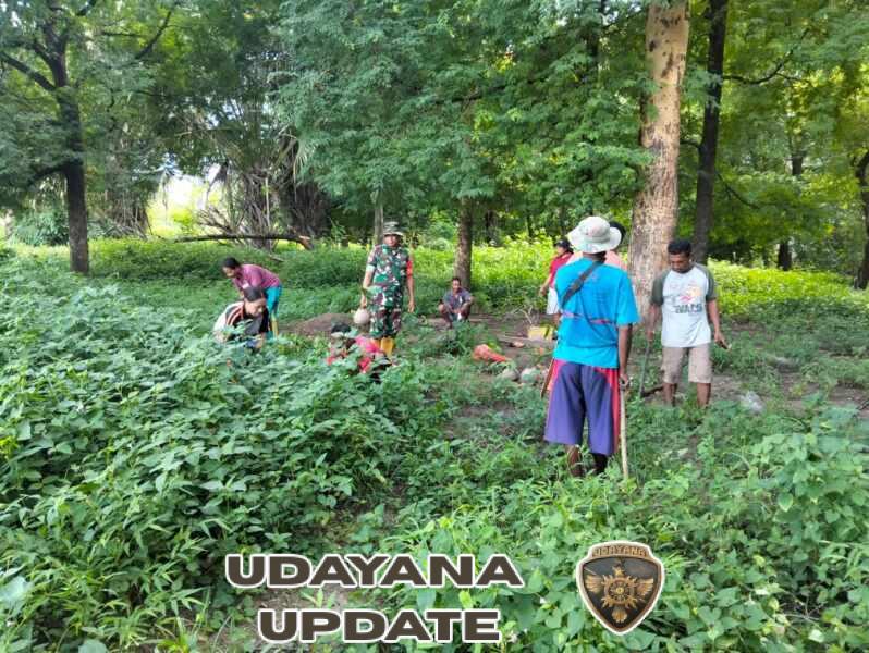 Lestarikan Budaya Gotong Royong, Babinsa Tainsala Himbau Warga Jaga Kekompakan