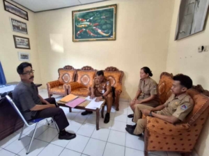 Babinsa Dawan Kaler Monitoring Penilaian Lomba Desa