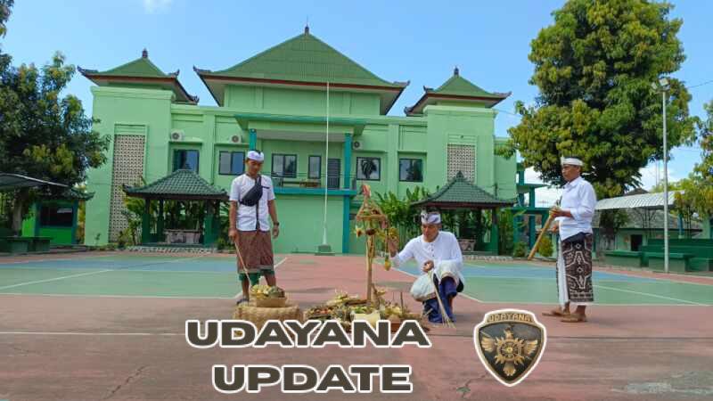 Keluarga Besar Umat Hindu Kodim Klungkung Gelar Persembahyangan Bersama
