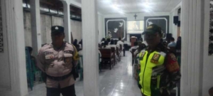 Babinsa Banjar Jawa Amankan Ibadah Kamis Putih di GPIB Peniel, Berlangsung Khidmat dan Lancar