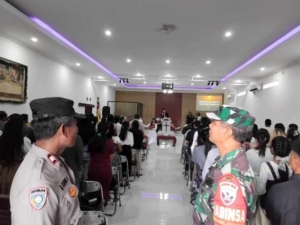 Babinsa Mas Kawal Ibadah Paskah di Ubud, Wujud Nyata TNI Jaga Toleransi dan Keamanan