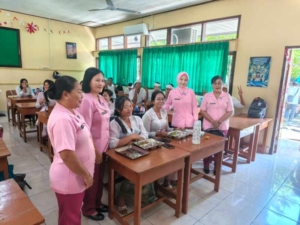 Babinsa Baktiseraga Turun Langsung Kawal Grand Launching Program Makan Bergizi Gratis di Singaraja