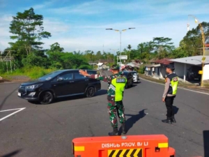 Anggota Koramil 1623-03/Rendang Pastikan Pengamanan IBTK Hari Ke-4 Berjalan Lancar