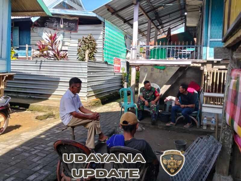 Babinsa Seran Gelar Komsos, Bahas Sasaran Gotong Royong Bersama Warga