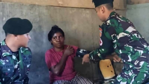 Yonarmed 12 Kostrad Hadirkan Layanan Kesehatan untuk Lansia di Perbatasan