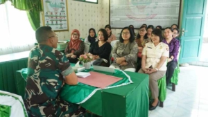 Dandim Klungkung Beri Santi Aji Anggota Persit KCK Kodim Klungkung