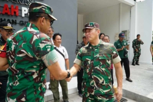 Pangdam IX/Udayana Tinjau Keberhasilan Pembangunan Gerai KDKMP Desa Pergung