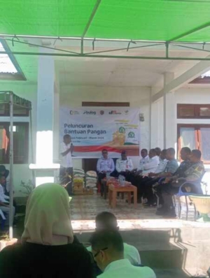 Pemkab Alor Resmi Luncurkan Bantuan Pangan di Kelurahan Kabola