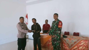 Babinsa Kamasan Turun Wilayah Dampingi Penyaluran BLT DD