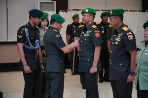 Pangdam IX/Udayana Pimpin Sertijab Pejabat Utama dan Beri Penghargaan Prajurit Juara MHQ Internasional
