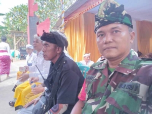 Babinsa Kemenuh Kawal Prosesi Sakral Diksa Pariksa, Wujud Dukungan untuk Calon Sulinggih