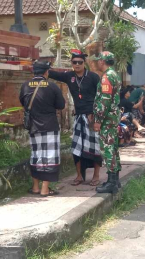 Babinsa Bungbungan Hadiri Upacara Putra Yadnya