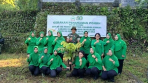 Tanam 800 Pohon, Persit KCK Tebar Harapan Hijau