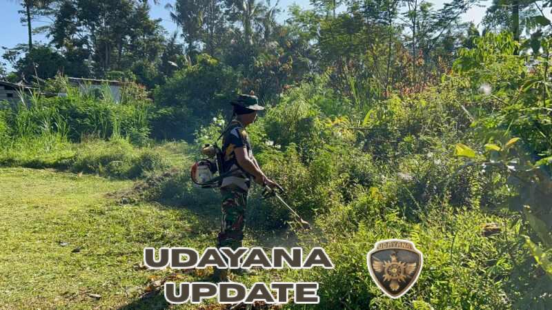 Ratakan tanah, Satgas TMMD ke – 128 Kodim 1623/Karangasem bangun lapangan voly di Dusun Kubakal, Desa Pempatan.