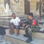 Babinsa Kamasan Gelar Anjangsana Jenguk Warga Sakit Di banjar Kacangdawa