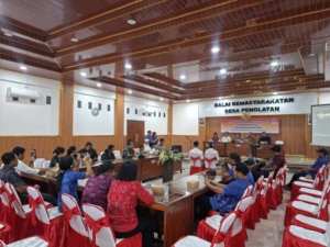 Babinsa Penglatan Hadiri Pelantikan Klian Banjar, Tegaskan Komitmen Kawal Kemajuan Desa