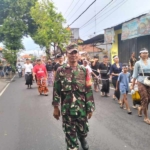 Babinsa Banyuasri Tampil Sigap, Pengamanan Ngaben Sawa Keresian Berjalan Aman dan Lancar