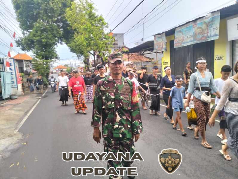 Babinsa Banyuasri Tampil Sigap, Pengamanan Ngaben Sawa Keresian Berjalan Aman dan Lancar