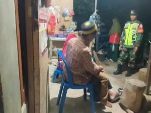 Babinsa Koramil 1608-02/Bolo Himbau Warga Waspada Kejahatan di Malam Hari