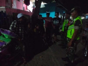 Sinergi TNI dan Warga, Siskamling Desa Kowo Berjalan Aman dan Kondusif