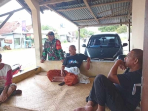 Melalui Komsos, Babinsa Perkuat Ketahanan Sosial Warga Manggelewa
