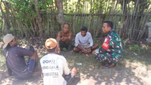 Komsos di Sawah, Babinsa Daha Ajak Warga Utamakan Kekompakan