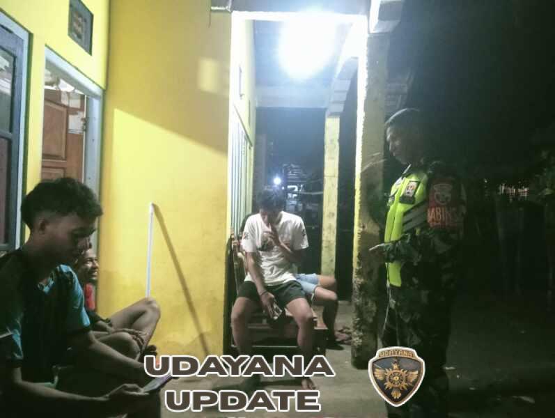 Ronda Malam Humanis, Babinsa Ajak Remaja Jauhi Pergaulan Negatif