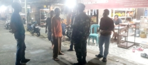 Babinsa Koramil Seteluk Gelar Patroli Malam, Jaga Ketentraman Warga