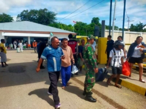 Babinsa Amankan Keberangkatan Feri Kalibodri