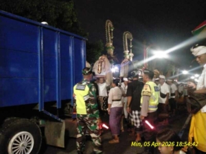 Aparat TNI Polri Dan Pecalang kawal Kegiatan Keagamaan masyarakat Tegal Besar