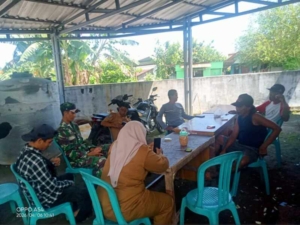 Babinsa Desa Maluk Laksanakan Komsos Bersama Warga, Perkuat Sinergitas di Wilayah Binaan