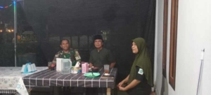 Ciptakan Rasa Aman, Babinsa Sekongkang Gelar Patroli dan Komsos Bersama Warga