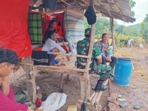 Komsos Humanis, Babinsa Nanga Tumpu Bangun Kesadaran Warga Soal Keamanan
