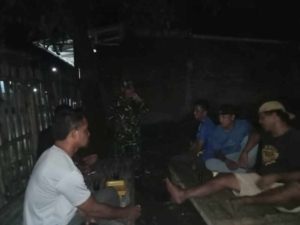 Sinergi Babinsa dan Warga, Ronda Malam Perkuat Keamanan Lingkungan