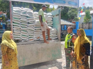 Sinergi Babinsa dan Perum Bulog Tingkatkan Bantuan Sosial bagi Masyarakat